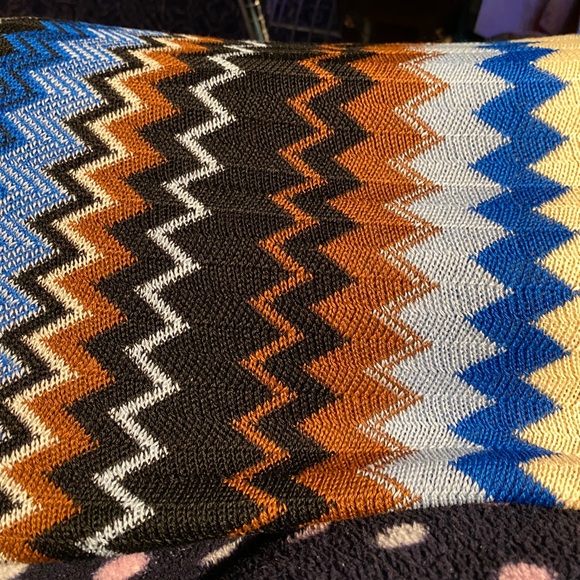 Missoni zig-zag pattern scarf - Picture 7 of 10
